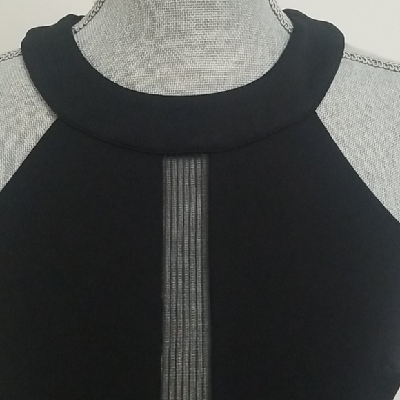 bebe crop top with mesh inserts - Picture 2 of 9